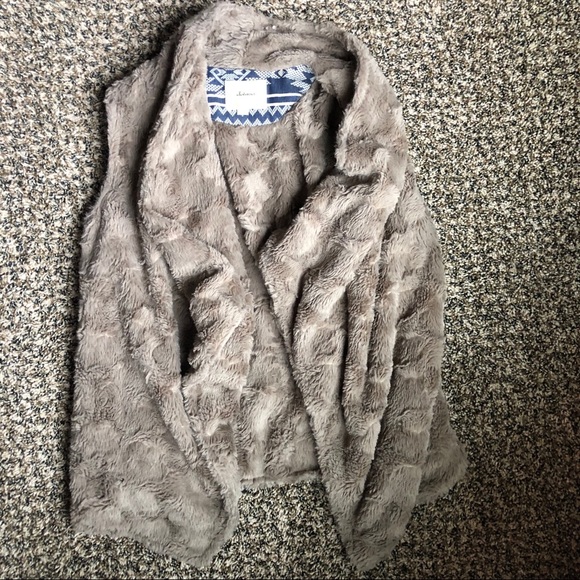 Elevanses Shrug Sweater-Vest - Picture 4 of 5